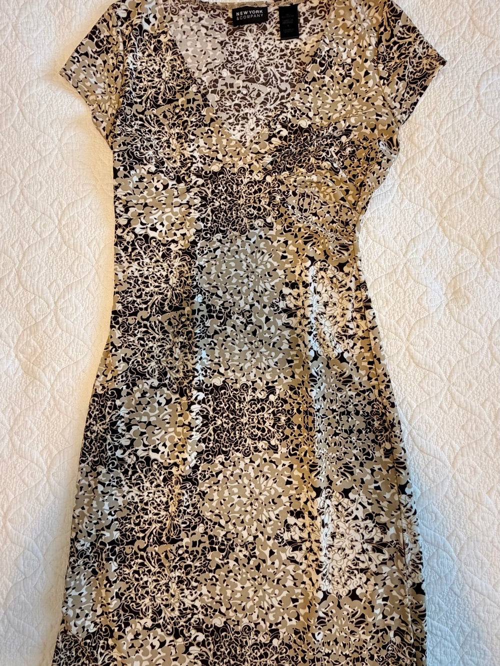 New York & Company Black and Tan Printed V-Neck Short-Sleeve Dress